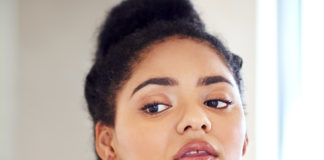 What Is Maskne? How to Fight Breakouts Caused By Wearing a Mask