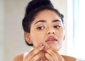 What Is Maskne? How to Fight Breakouts Caused By Wearing a Mask