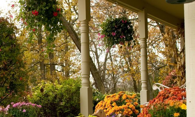 20 Creative Porch Decor Ideas to Celebrate the Fall Season