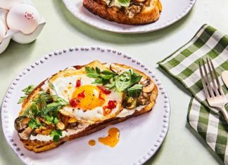 Mushroom, Ricotta and Fried Egg Tartine