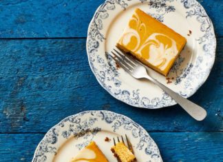 Pumpkin Cheesecake Bars