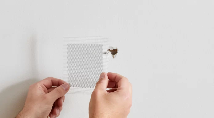 Step-by-Step Guide to Repairing Drywall Holes from Picture Frames