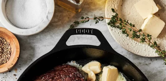 How to Achieve the Perfect Medium-Rare Pan Seared Steak Without a Grill