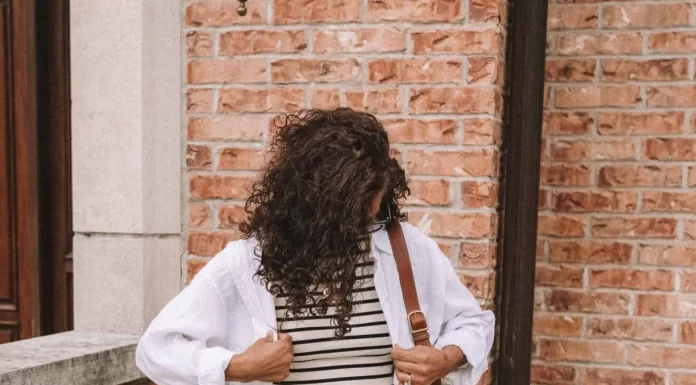 How to Layer Lightweight Fabrics for Comfortable Spring Outfits Without Overheating