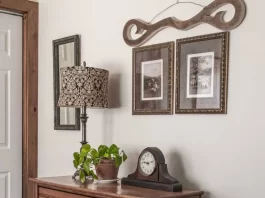 How to Repair and Upcycle Old Picture Frames into Stylish Home Decor Pieces