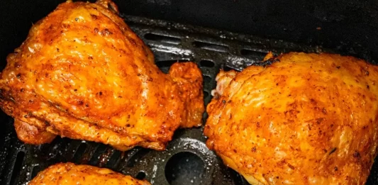 How to Make Crispy Air Fryer Chicken Thighs Without Drying Them Out