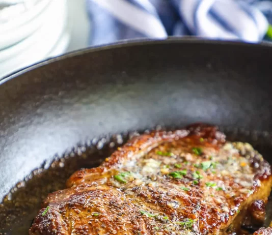 How to Make a Simple Garlic and Herb Steak Marinade for Tender Juicy Results