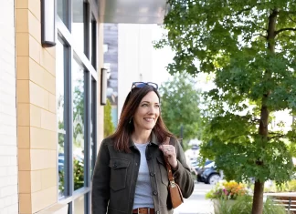 How to Accessorize Simple Casual Outfits to Elevate Your Everyday Look
