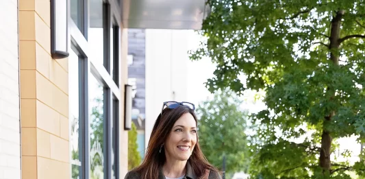 How to Accessorize Simple Casual Outfits to Elevate Your Everyday Look