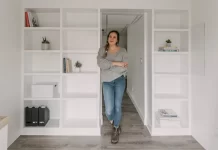Step-by-Step Guide to Making Custom Shelves for Small Apartment Spaces