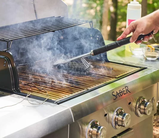 Step-by-Step Guide to Cleaning Your Gas Grill Grates for Better Flavor