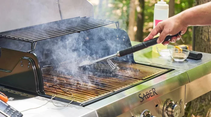 Step-by-Step Guide to Cleaning Your Gas Grill Grates for Better Flavor