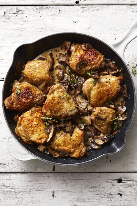 mushroom chicken skillet with herbed cream sauce