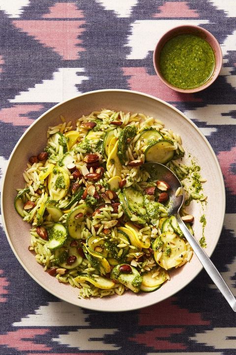 bbq side dishes   pesto zucchini orzo